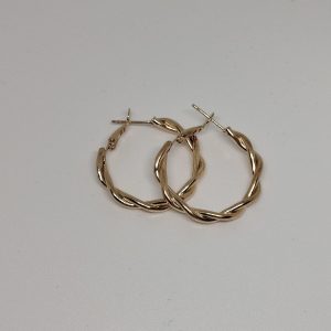 עגילי חישוק קלועים